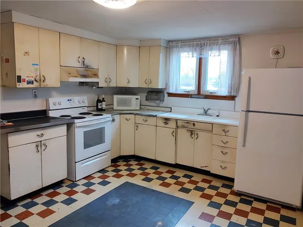 $162,500 | 13 Center Street, Unit 11, Seneca Falls, NY 13148