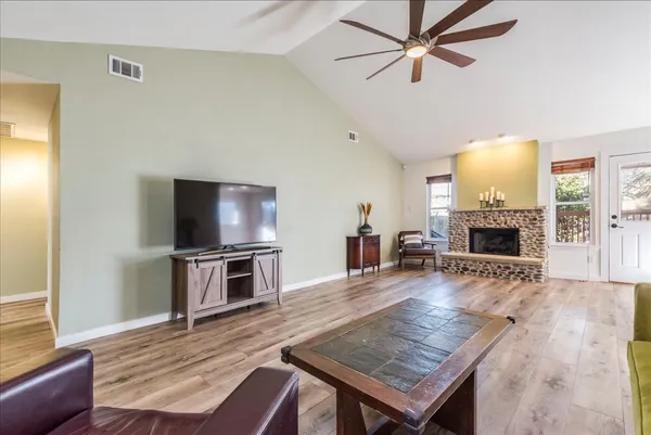 $2,595 | 11322 Bristle Oak Trail, Austin, TX 78750