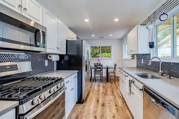 $2,595 | 11322 Bristle Oak Trail, Austin, TX 78750