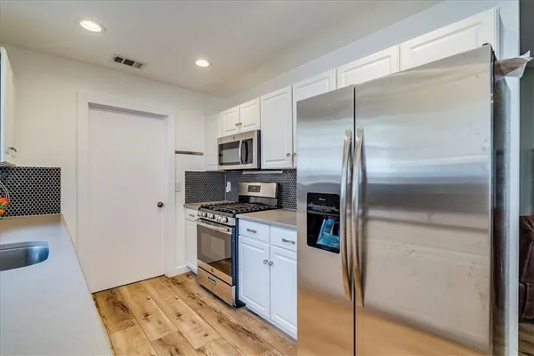 $2,595 | 11322 Bristle Oak Trail, Austin, TX 78750
