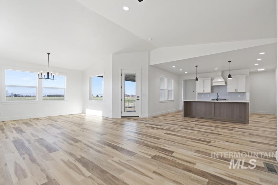 405 South Diesel Way Boise, ID 83716 - Photo 4 of 45