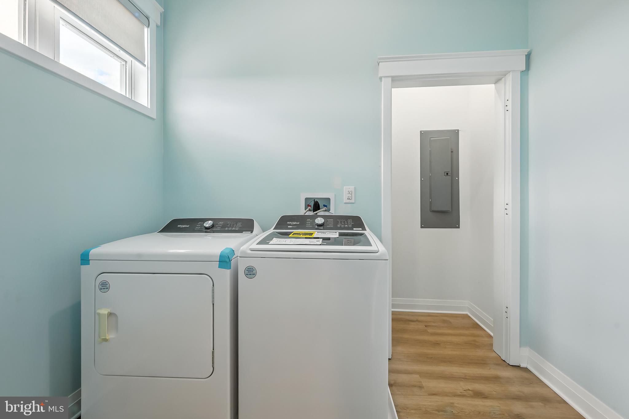 549 Bay Avenue Milford, DE 19963 - Photo 27 of 60 a utility room with dryer and washer