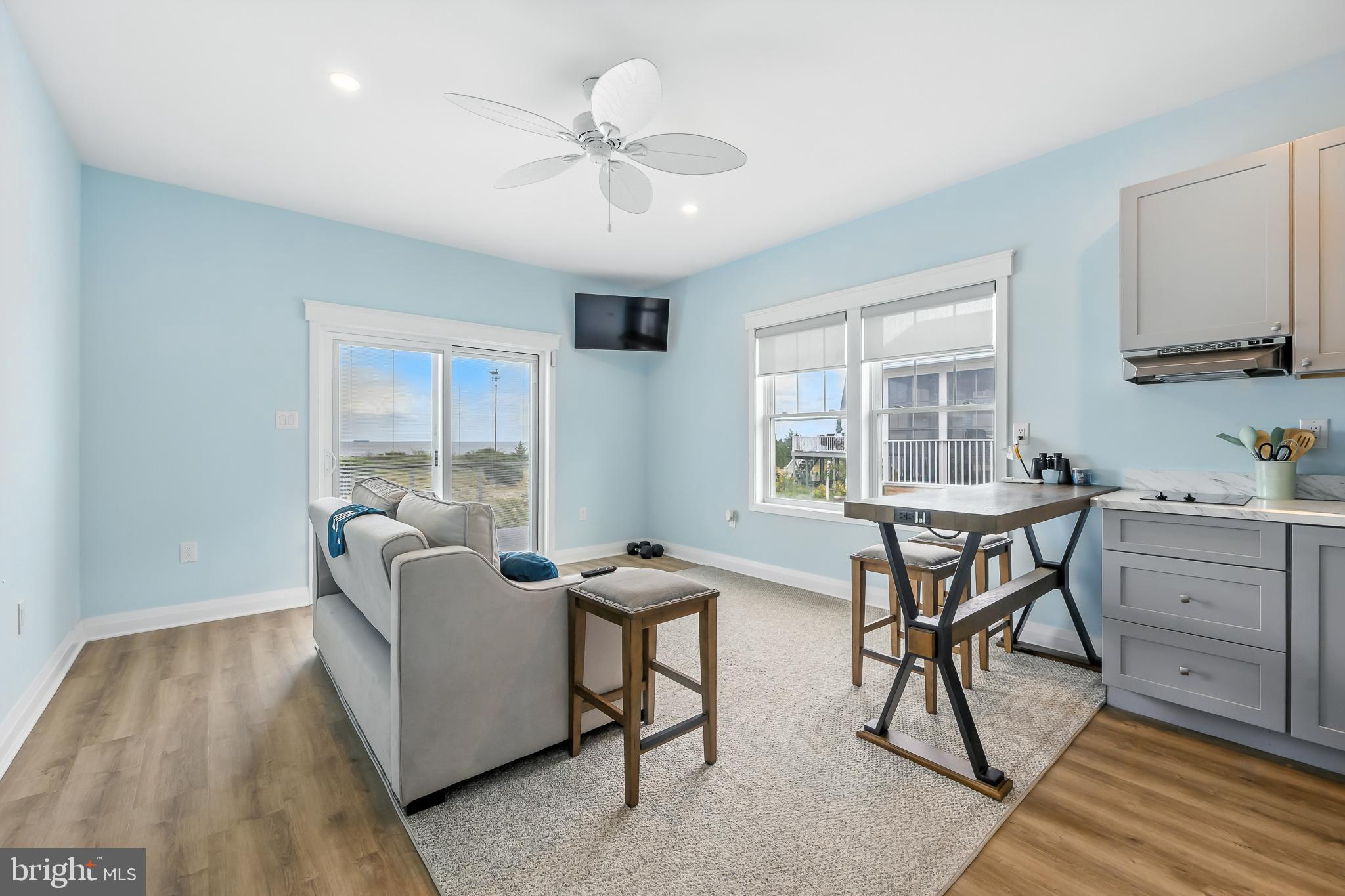 549 Bay Avenue Milford, DE 19963 - Photo 39 of 60 a work room with furniture and windows