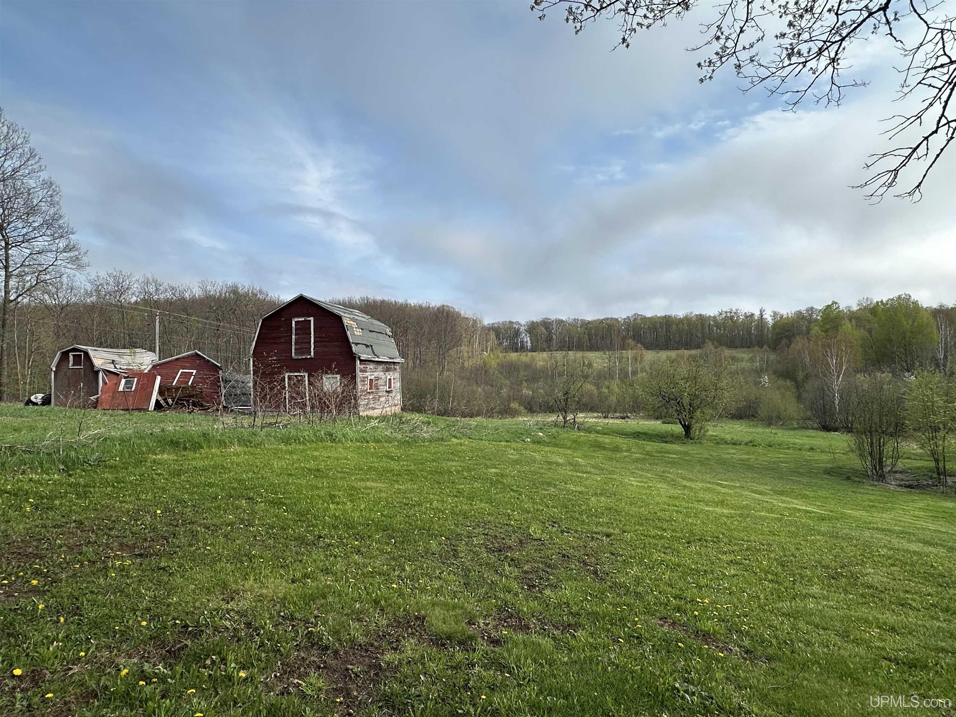 310 Indianhead Road Wakefield, MI 49968 - Photo 15 of 36