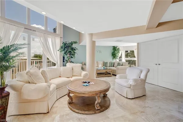 $18,000 | 4041 Gulf Shore Boulevard North, Unit 308, Naples, FL 34103