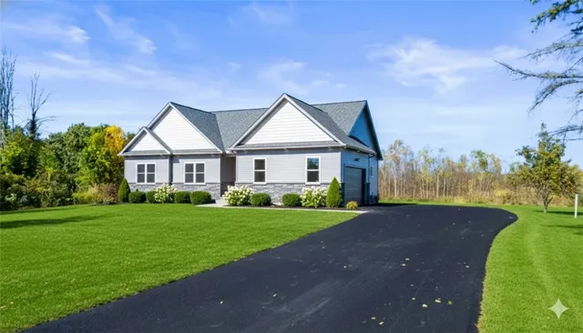 $569,900 | 66 Parma Center Road, Parma, NY 14468