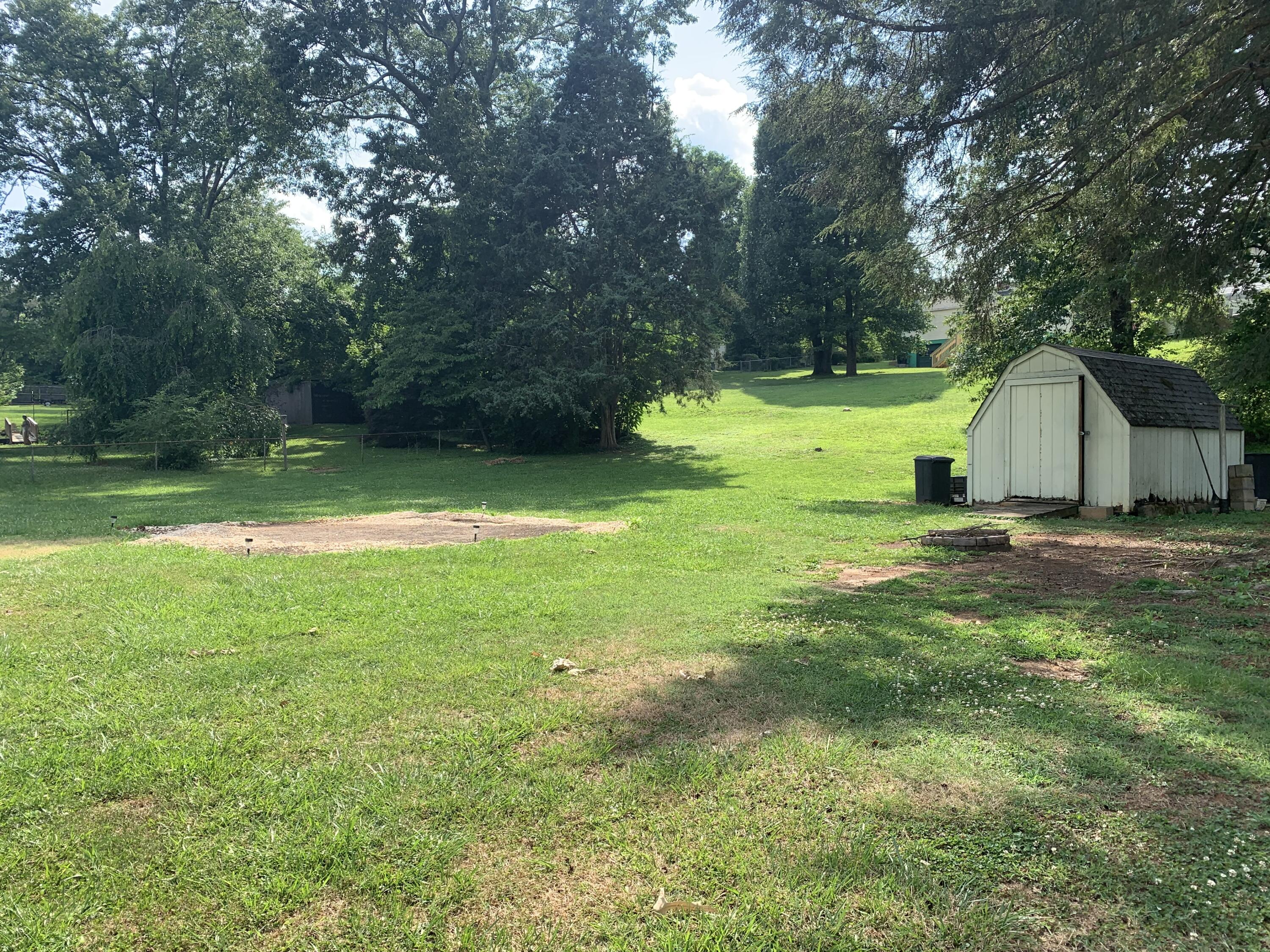 517 Tillman Road Knoxville, TN 37912 - Photo 10 of 20 3AA5FE17-B49D-4CC5-A9CF-3424BC4924C7
