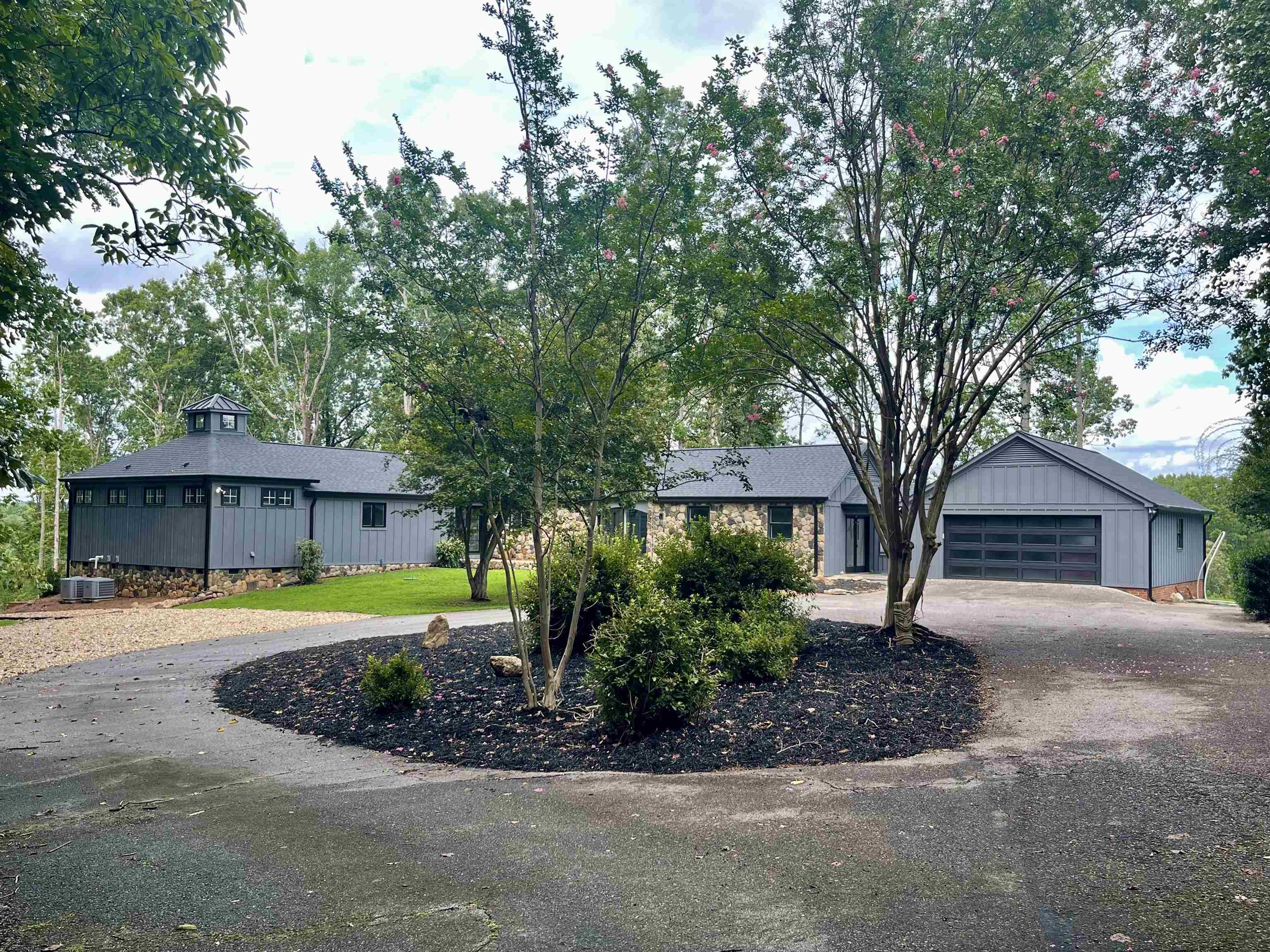 380 Indian Creek Road Spartanburg, SC 29302 - Photo 1 of 48