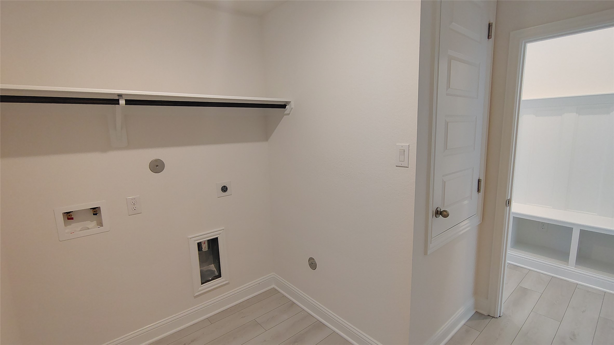 640 Greystone Lane Angleton, TX 77515 - Photo 8 of 17 a view of bathroom