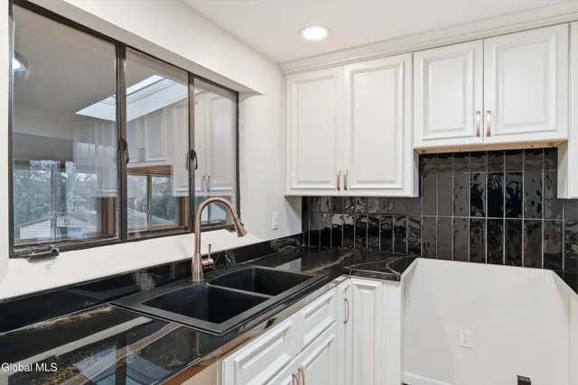 $339,900 | 1005 Brunswick Place, Rotterdam, NY 12303