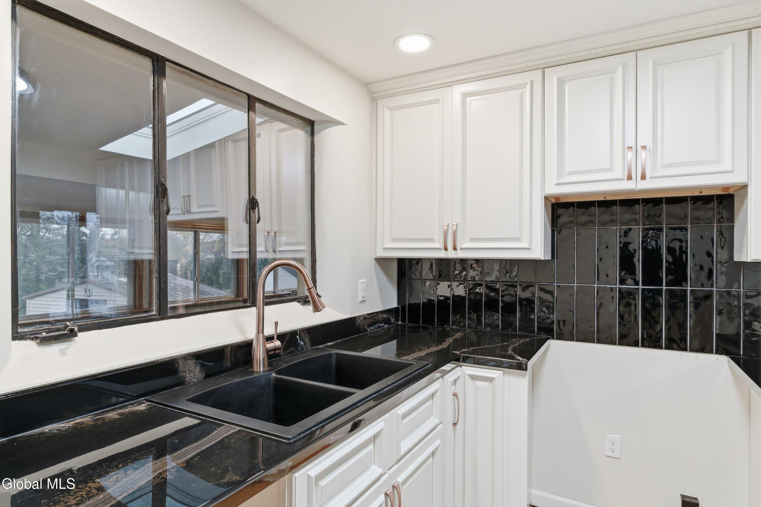 1005 Brunswick Place Rotterdam, NY 12303 - Photo 15 of 48 14-1005 Brunswick Ln-14