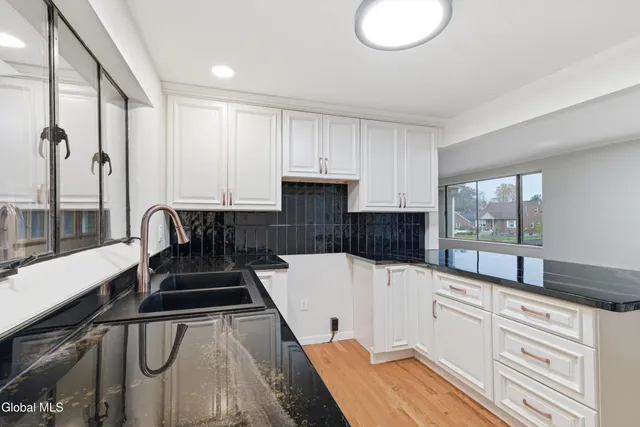 $339,900 | 1005 Brunswick Place, Rotterdam, NY 12303