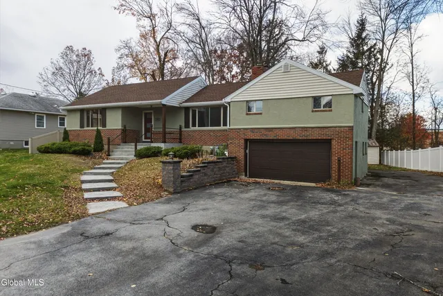 $339,900 | 1005 Brunswick Place, Rotterdam, NY 12303