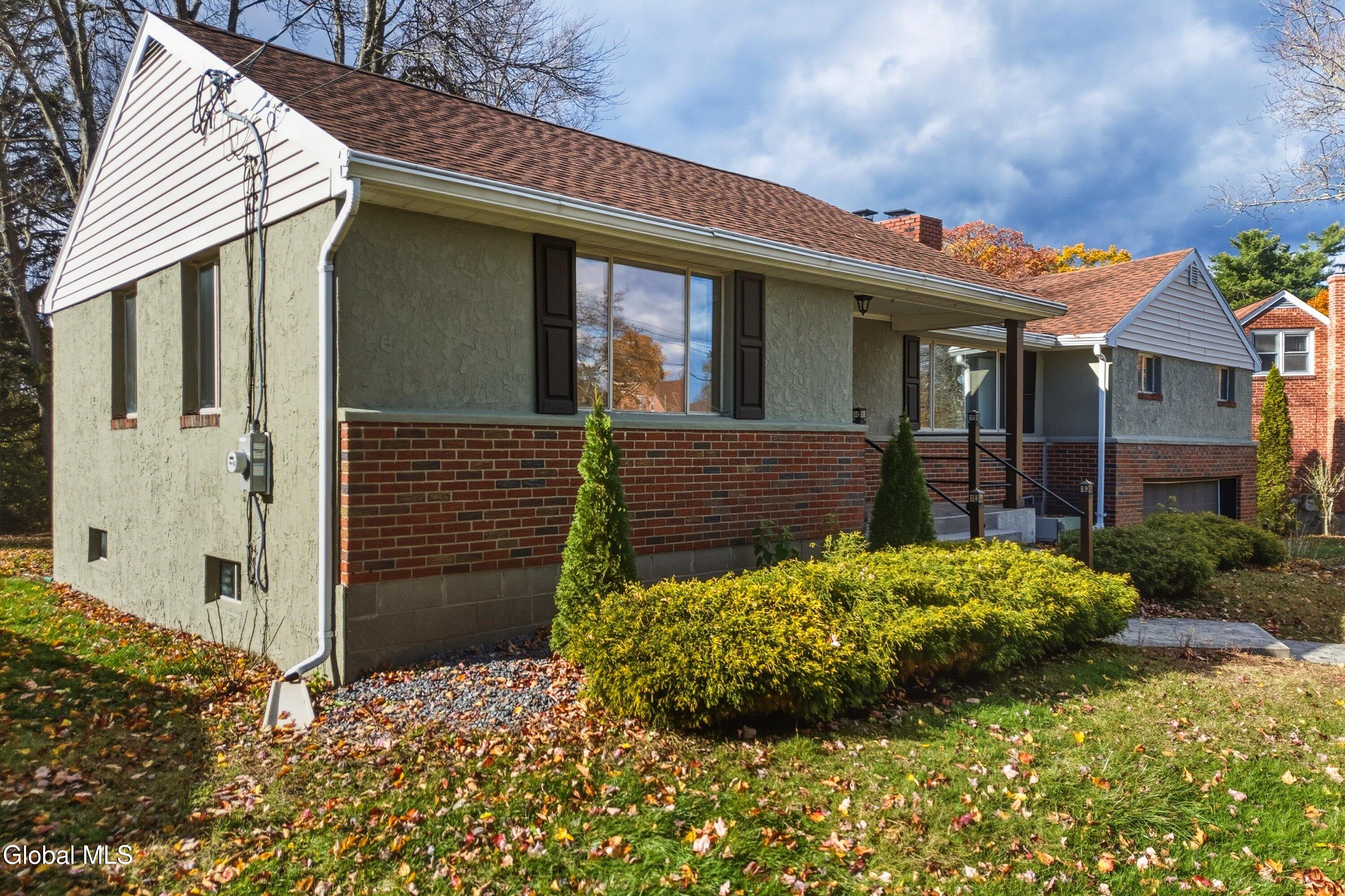 1005 Brunswick Place Rotterdam, NY 12303 - Photo 6 of 48 47-1005 Brunswick Pl-47