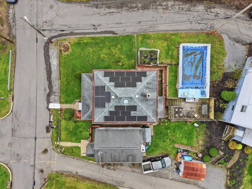 144 Davis Avenue McKees Rocks, PA 15136 - Photo 49 of 50 an aerial view of a house with a garden