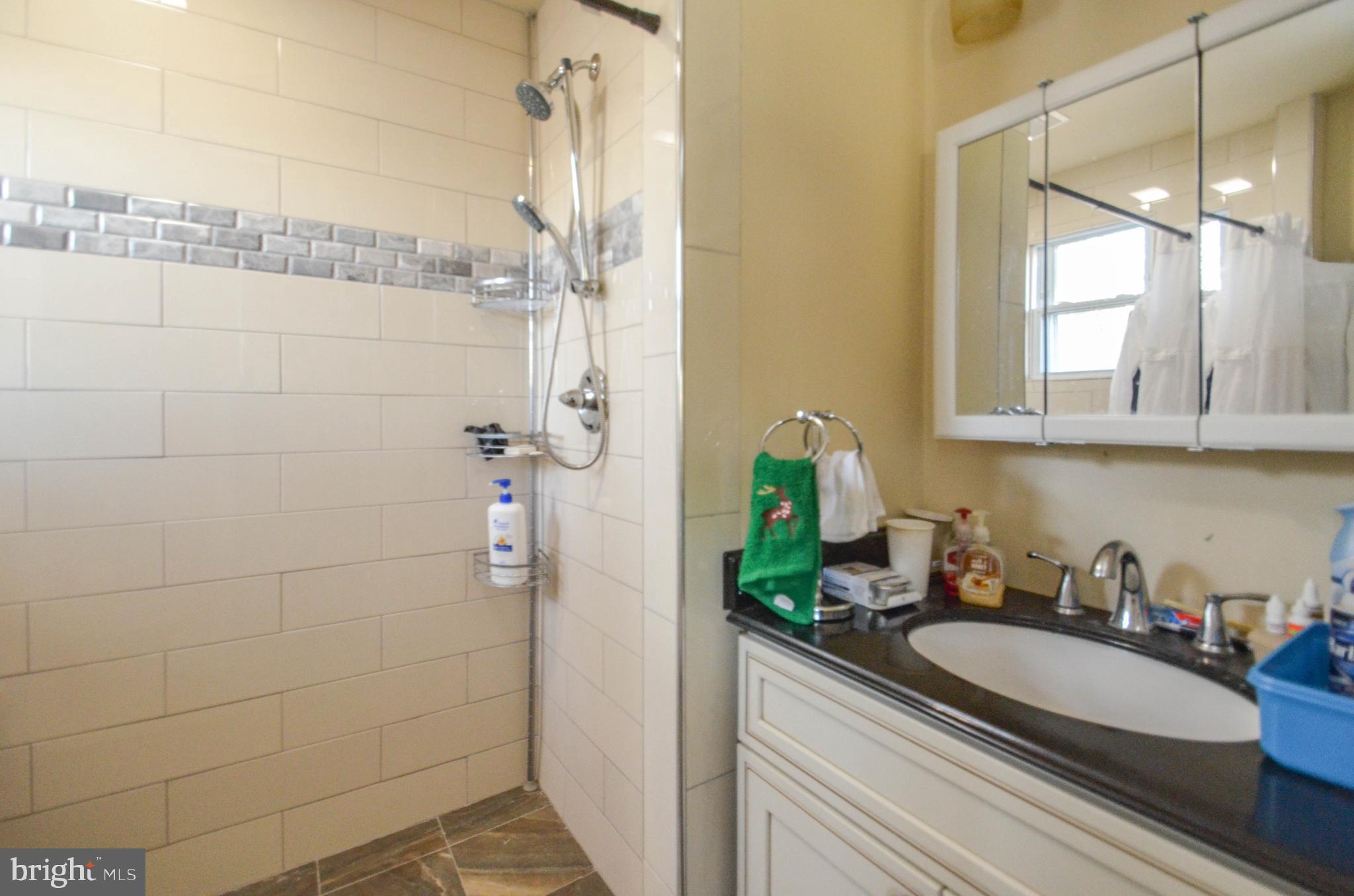 771 Andrews Road Bath, PA 18014 - Photo 23 of 29