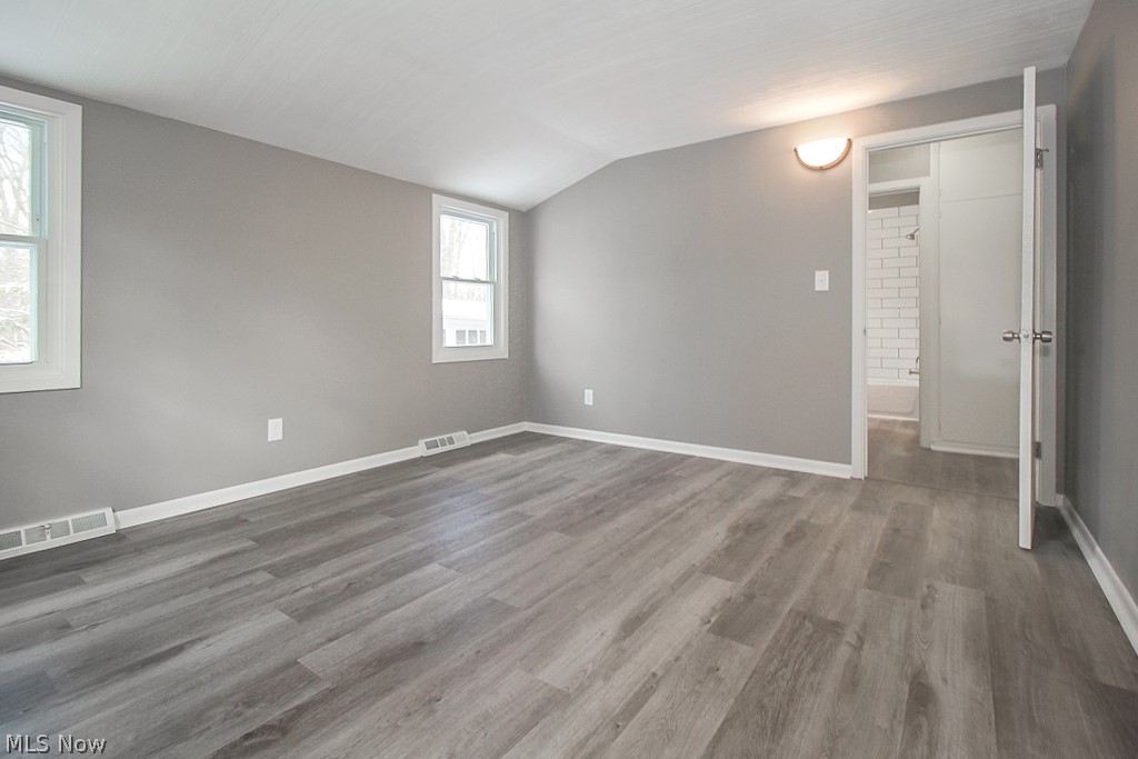 1168 Dorsh Road Cleveland, OH 44121 - Photo 17 of 34
