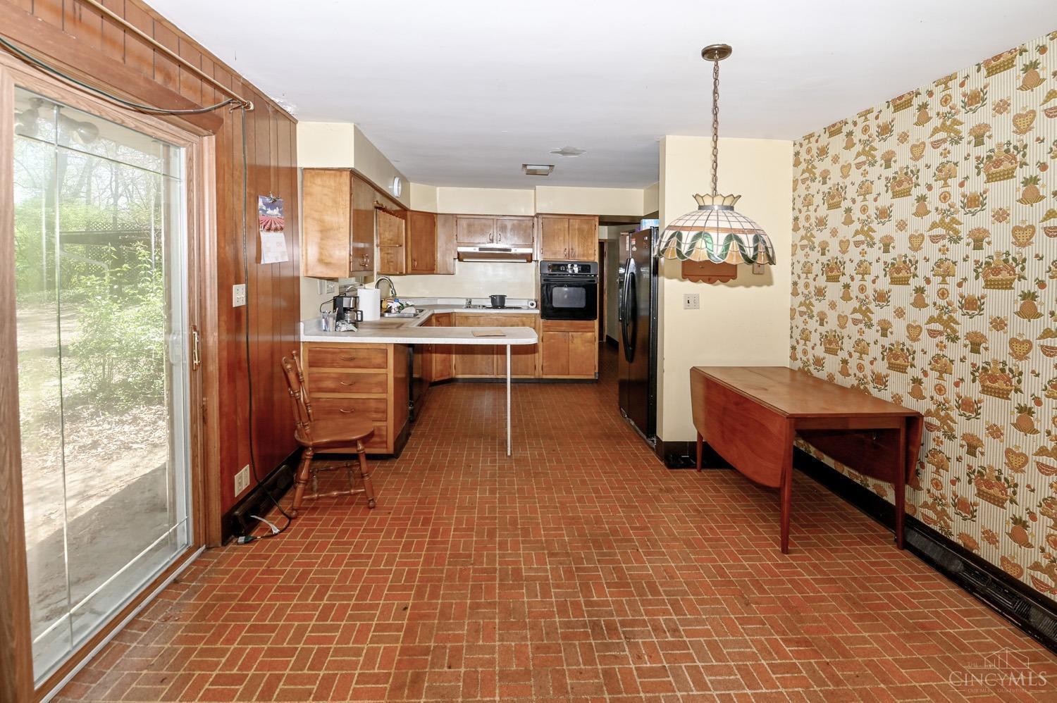 9736 Winton Road Cincinnati, OH 45231 - Photo 16 of 28 Gallery Image 16