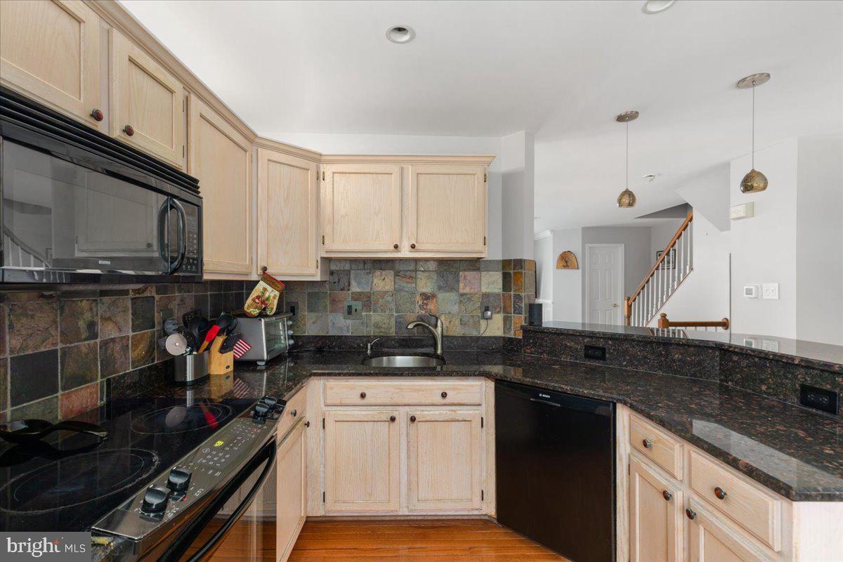 8448 Tackhouse Loop Gainesville, VA 20155 - Photo 18 of 39