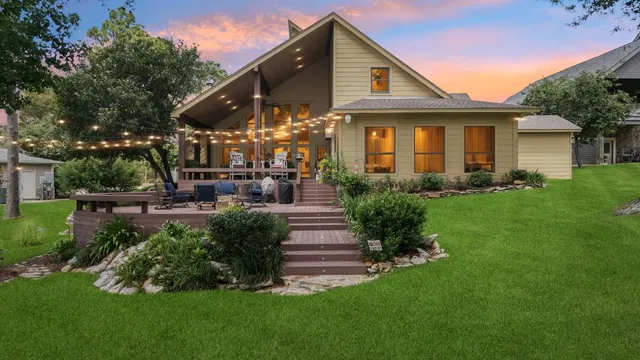 $1,499,000 | 751 Lakeshore Drive, Brookeland, TX 75931