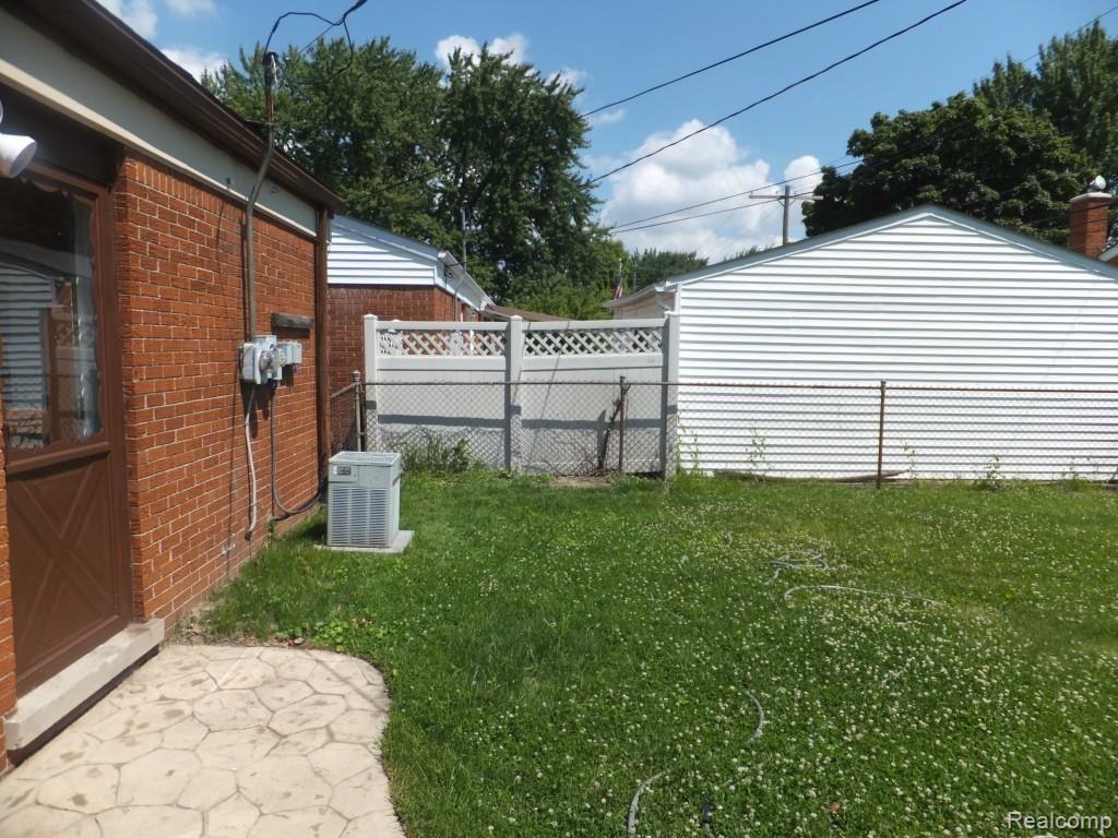 30232 Hayes Road Roseville, MI 48066 - Photo 73 of 88 2014-07-11 001 2014-07-11 095.jpg