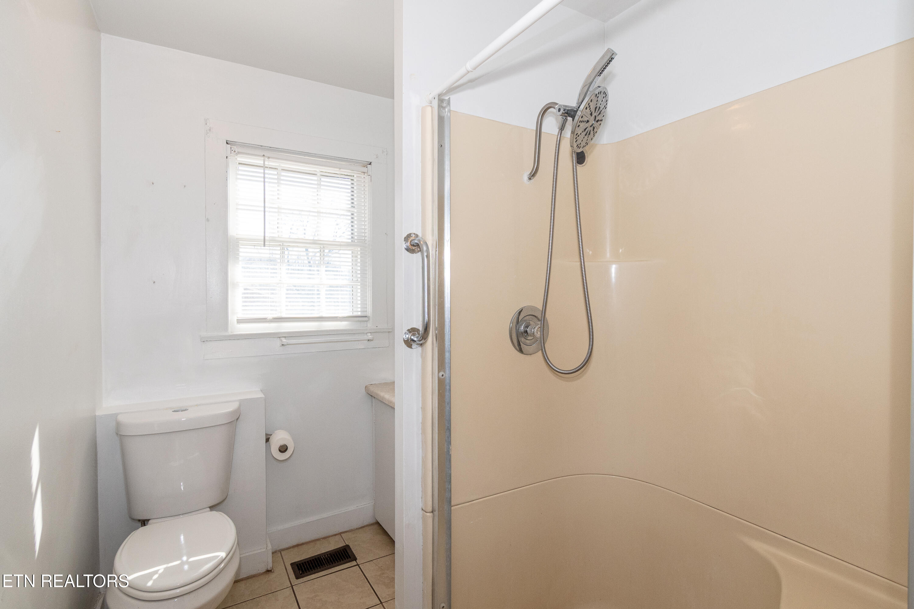 508 South Ruth Street Maryville, TN 37803 - Photo 18 of 34 DSC_4802