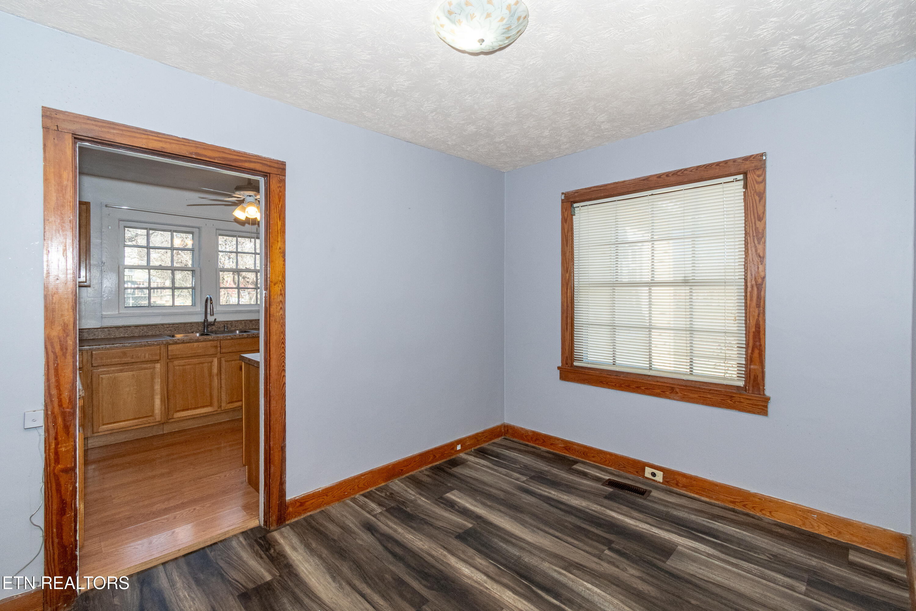 508 South Ruth Street Maryville, TN 37803 - Photo 10 of 34 DSC_4783