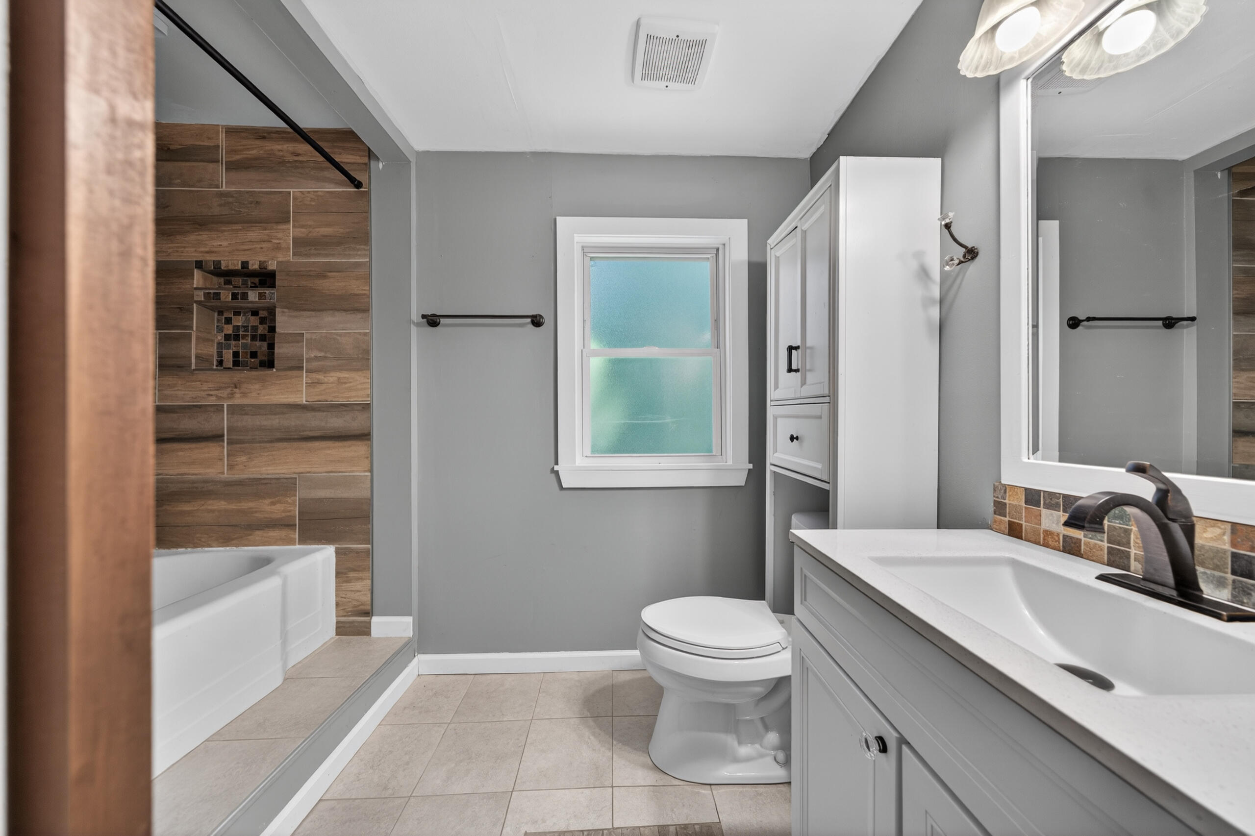 23830 Scotia Road Oak Park, MI 48237 - Photo 15 of 28 DSC01206