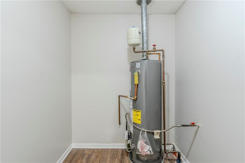 2419 Leslie Brook Drive Decatur, GA 30035 - Photo 12 of 25