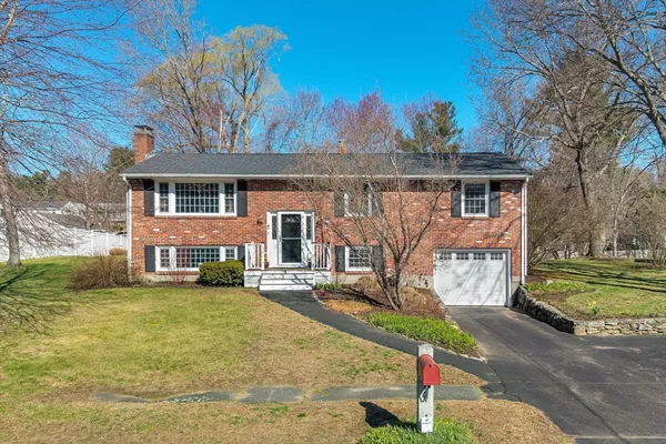 $775,000 | 154 Holly Lane, Holliston, MA 01746