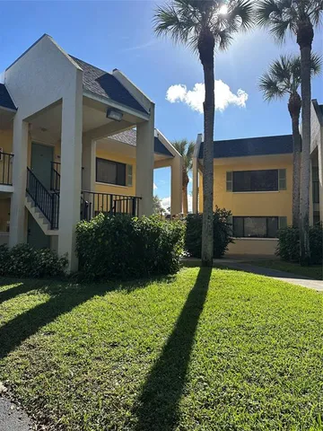 $1,950 | 720 Meadows Circle, Unit 720, Boynton Beach, FL 33436