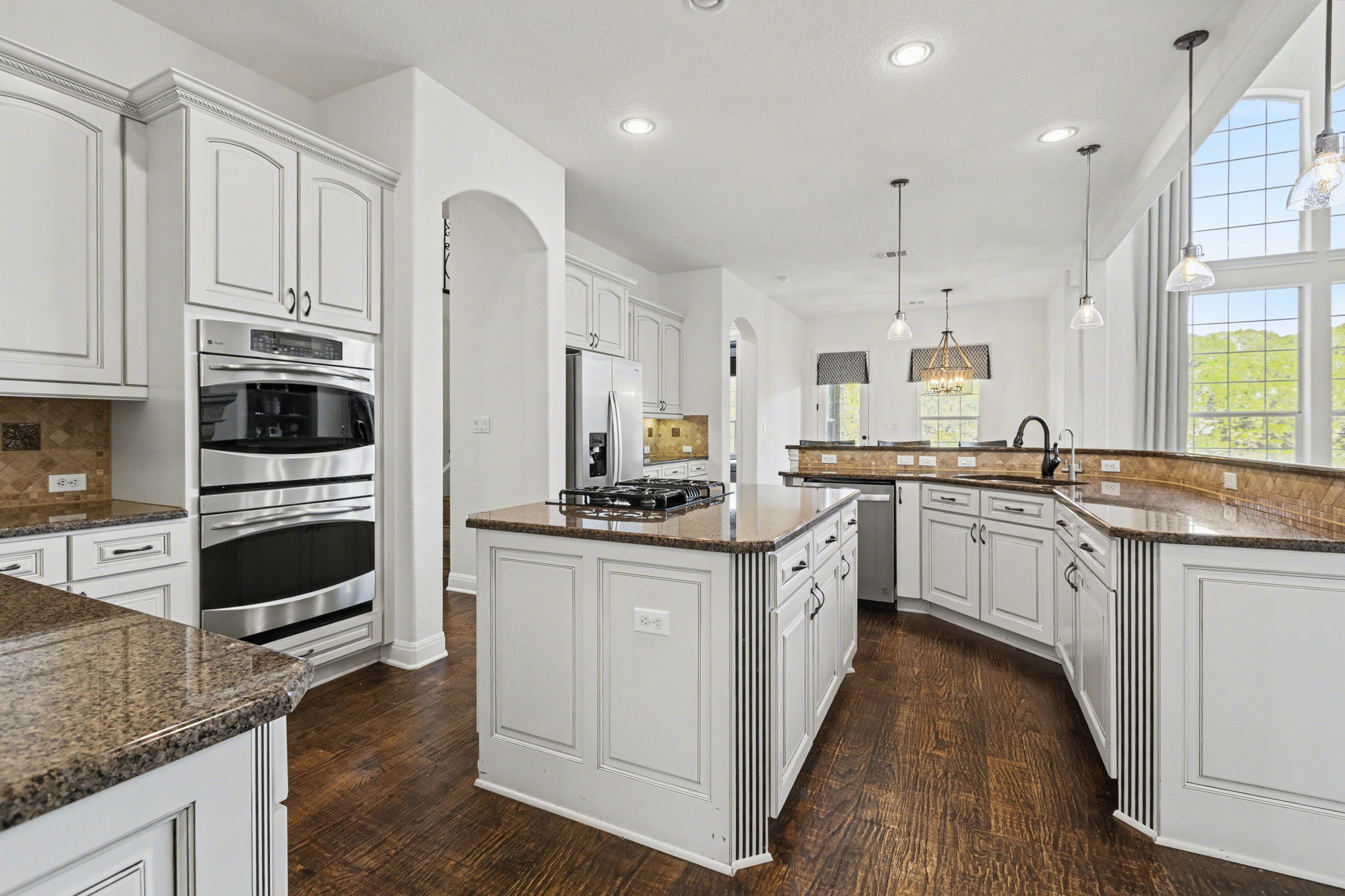121 Burgess Lane Austin, TX 78738 - Photo 4 of 40