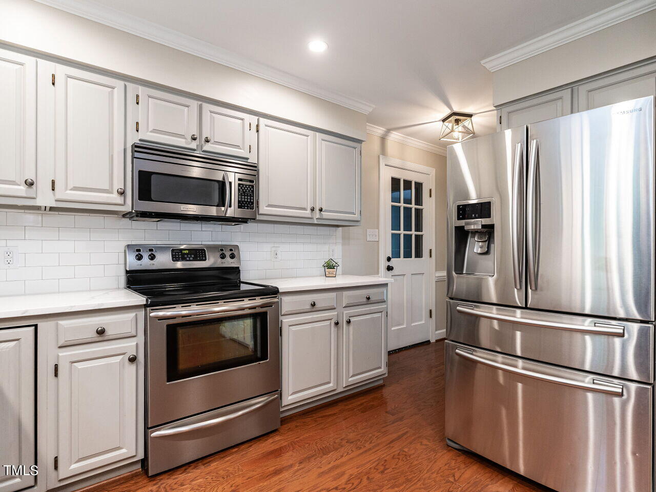 1019 New Dover Road Apex, NC 27502 - Photo 6 of 33 018-1280x960-kitchen