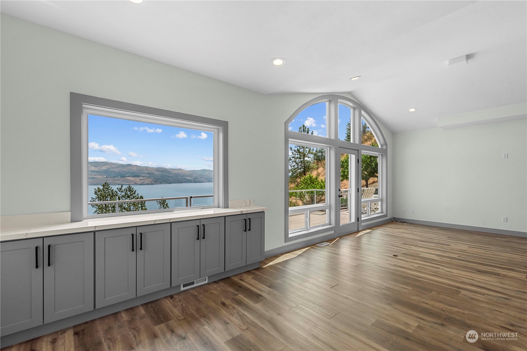 4041 Lakeview Place Chelan, WA 98816 - Photo 11 of 40 Gallery Image 11