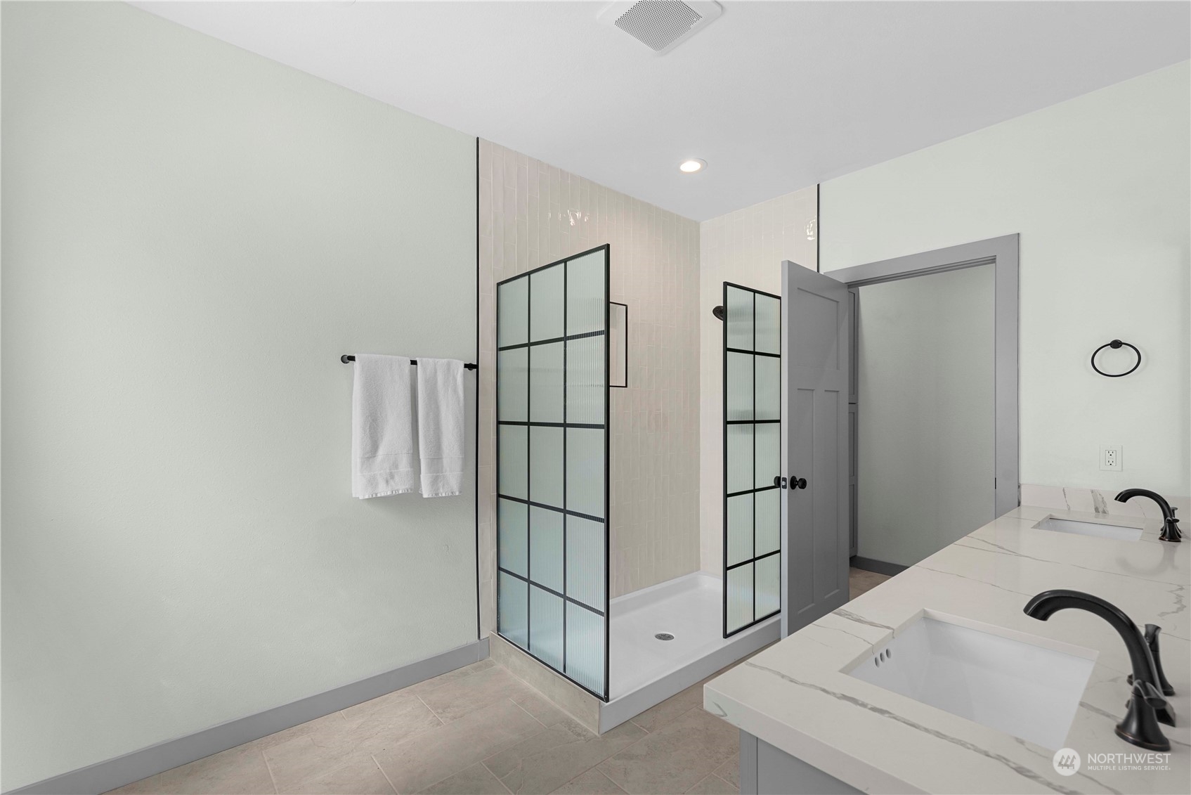 4041 Lakeview Place Chelan, WA 98816 - Photo 20 of 40 Gallery Image 20