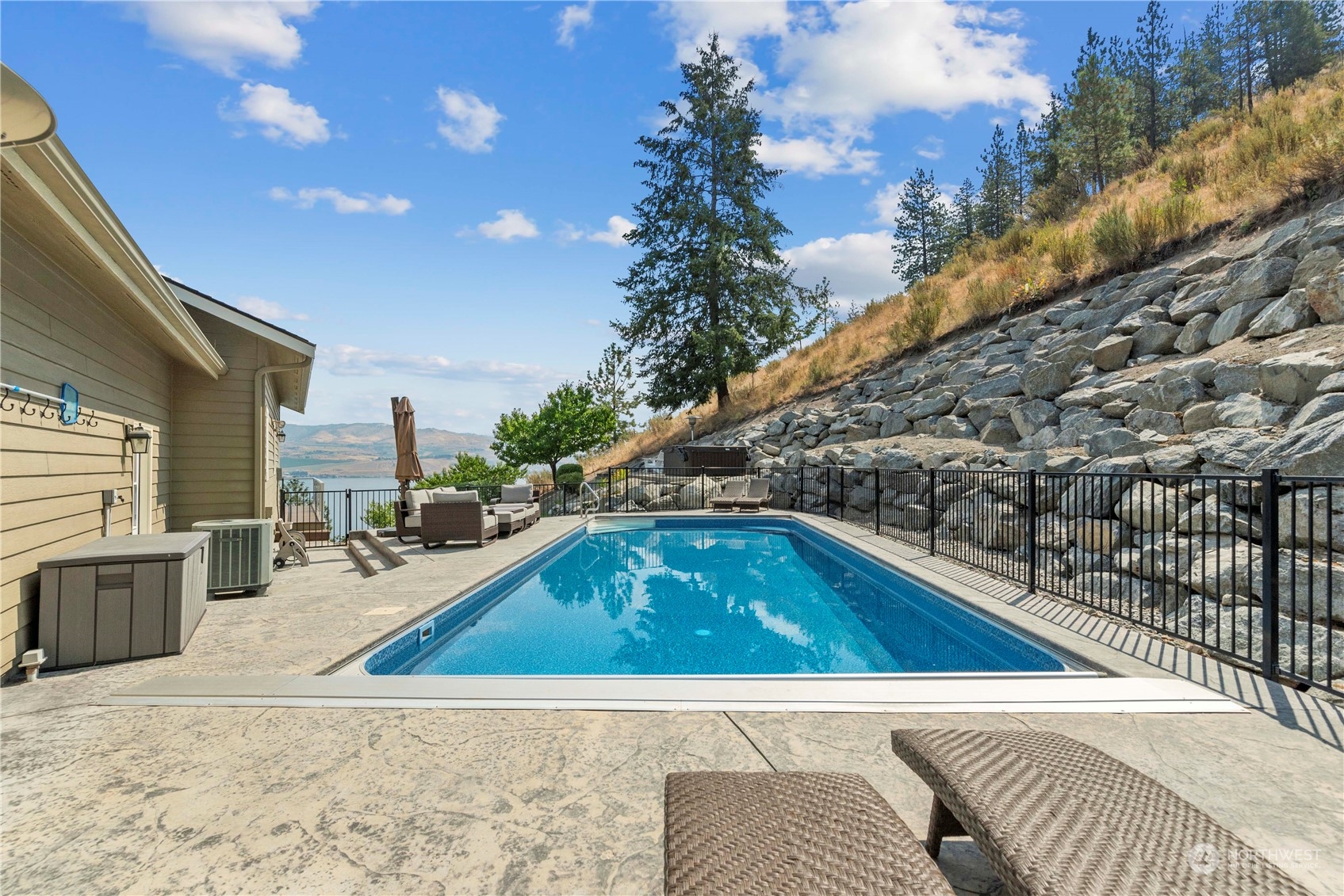 4041 Lakeview Place Chelan, WA 98816 - Photo 36 of 40 Gallery Image 36