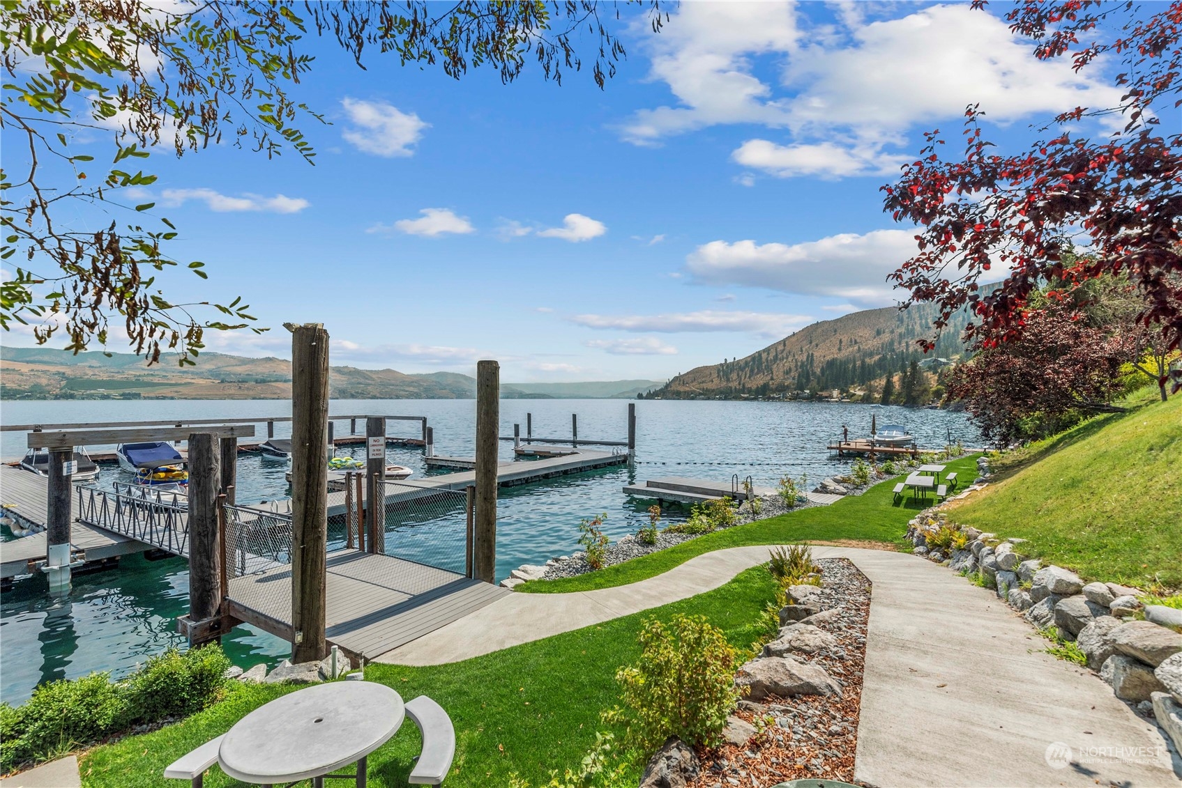 4041 Lakeview Place Chelan, WA 98816 - Photo 37 of 40 Gallery Image 37