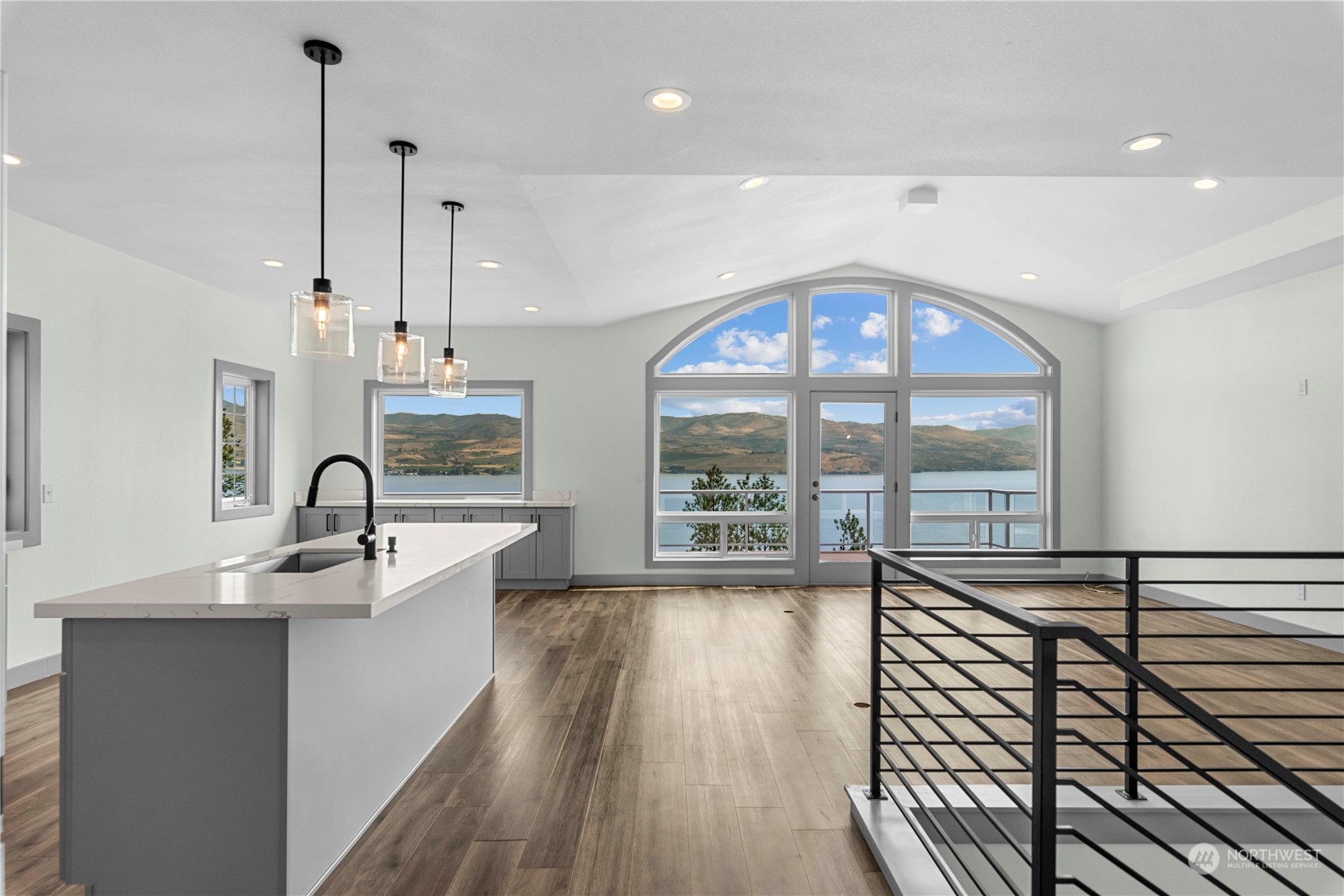 4041 Lakeview Place Chelan, WA 98816 - Photo 7 of 40 Gallery Image 7