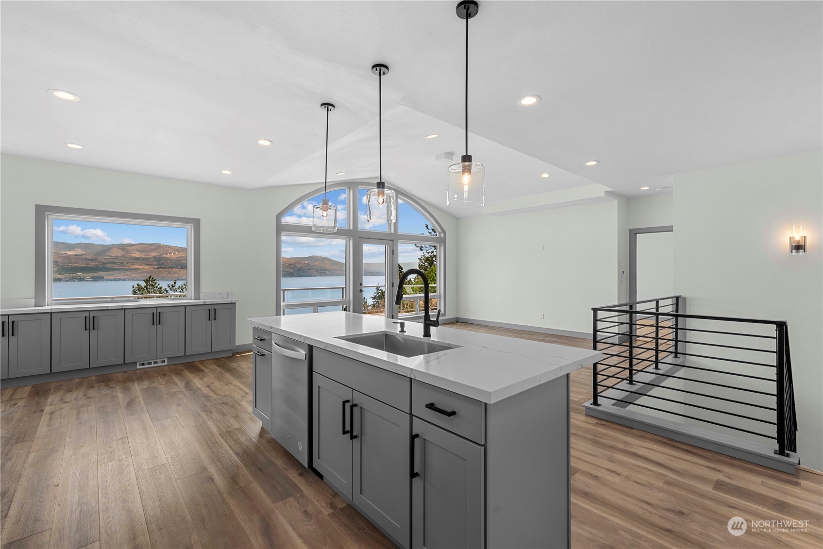 4041 Lakeview Place Chelan, WA 98816 - Photo 10 of 40 Gallery Image 10