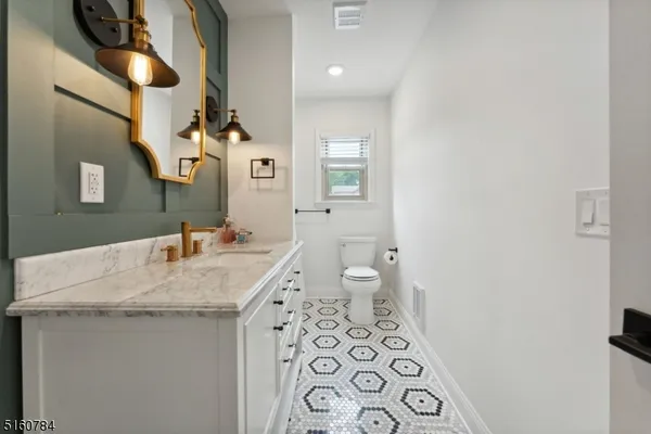 $4,200 | 31 Upper Mountain Avenue, Unit 4, Montclair, NJ 07042