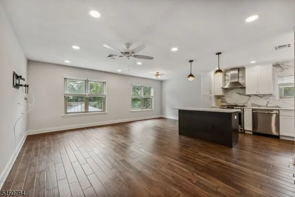 $4,200 | 31 Upper Mountain Avenue, Unit 4, Montclair, NJ 07042