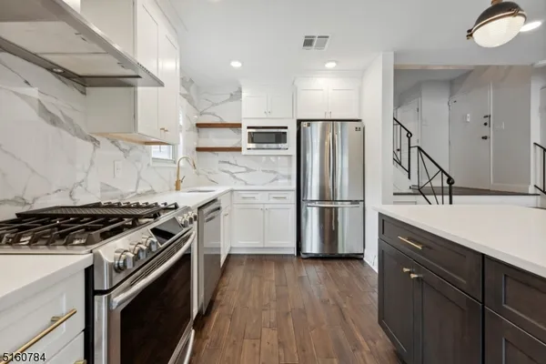 $4,200 | 31 Upper Mountain Avenue, Unit 4, Montclair, NJ 07042