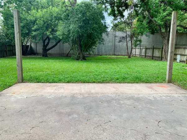 $1,599 | 7739 Bunker Wood Lane, Houston, TX 77086