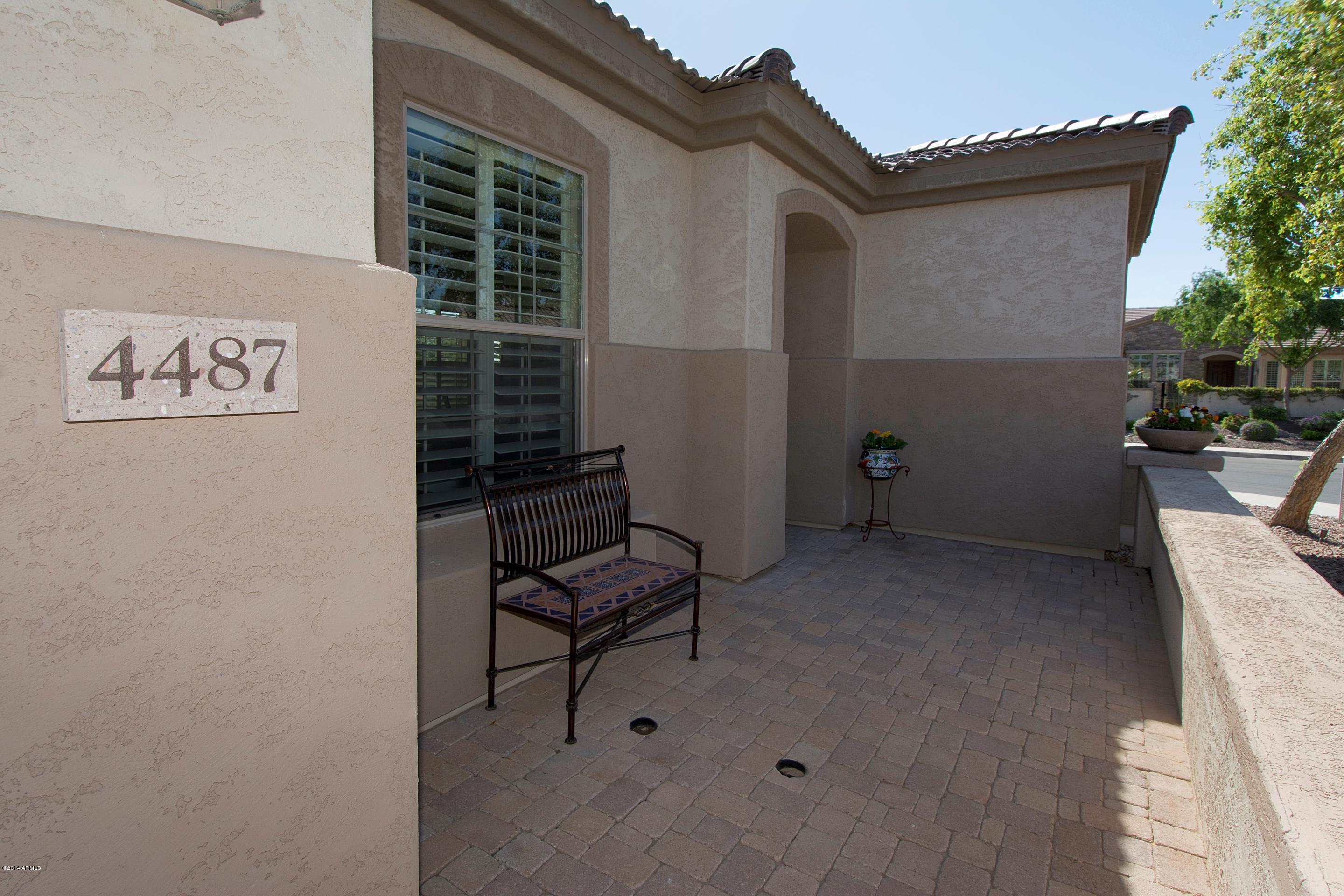 4487 East Rakestraw Lane Gilbert, AZ 85298 - Photo 5 of 30 Front Courtyard