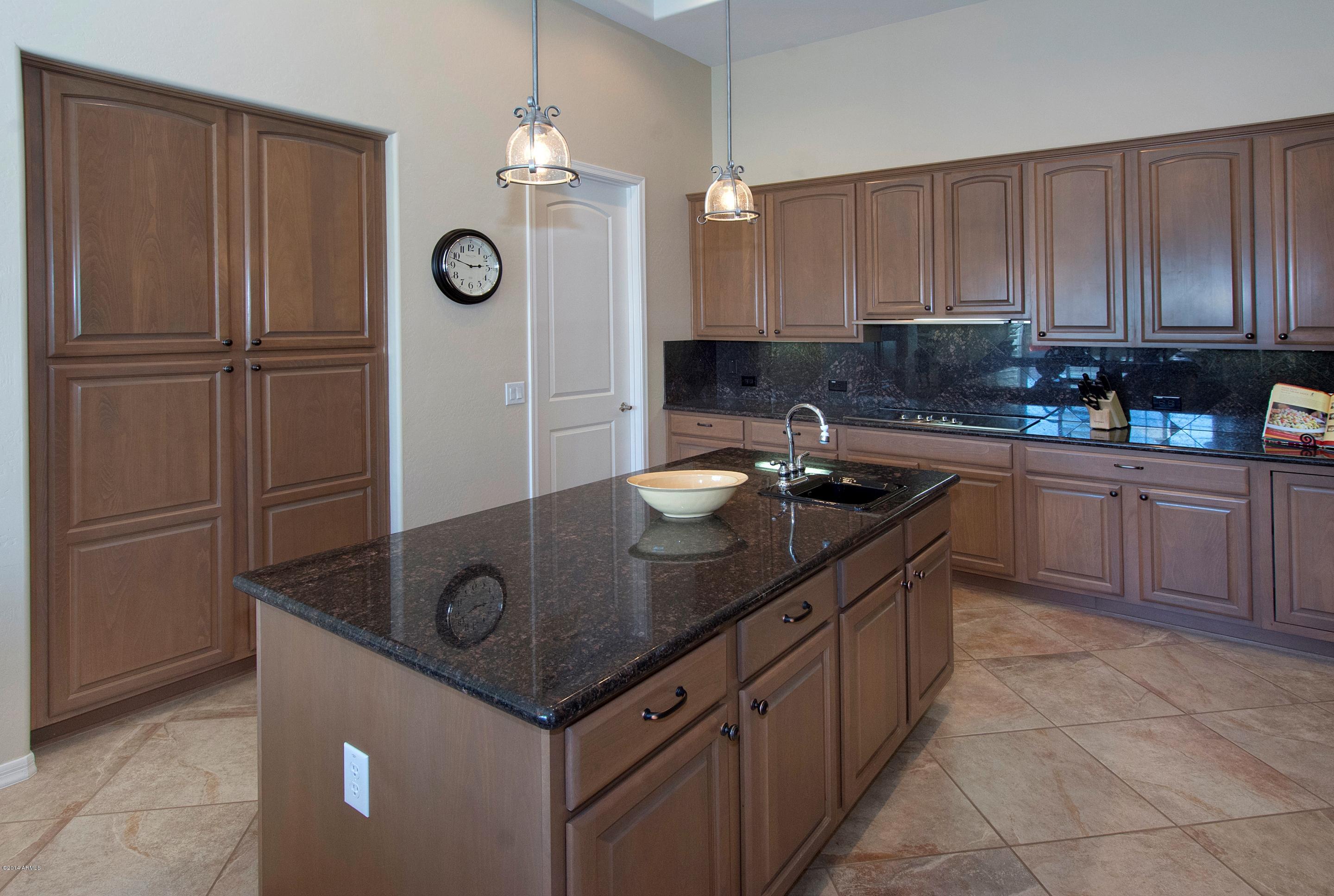 4487 East Rakestraw Lane Gilbert, AZ 85298 - Photo 9 of 30 Kitchen