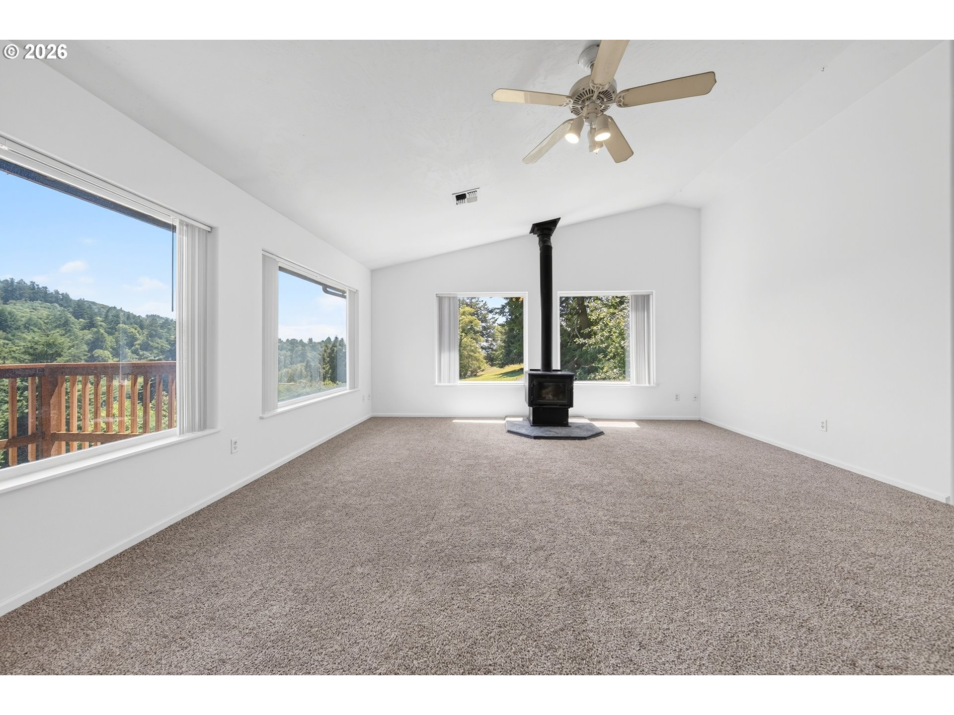 16708 Thompson Road Brookings, OR 97415 - Photo 5 of 48
