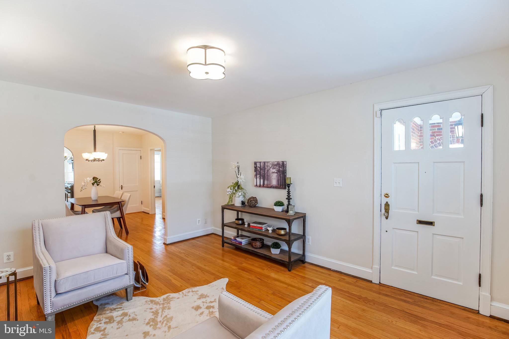 4232 River Road Northwest Washington, DC 20016 - Photo 6 of 46 Living Room