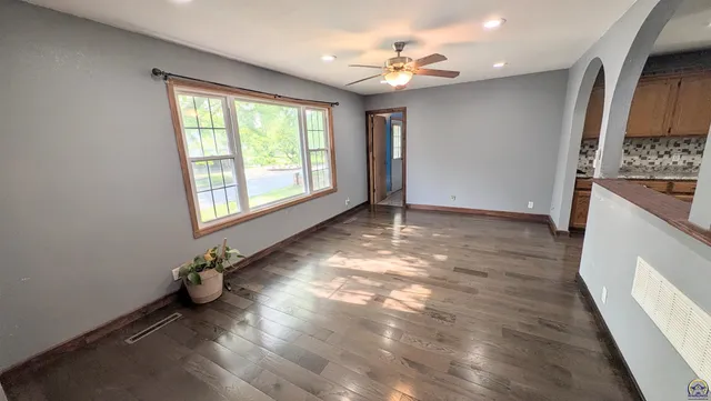 $219,900 | 938 Luther Street, Emporia, KS 66801