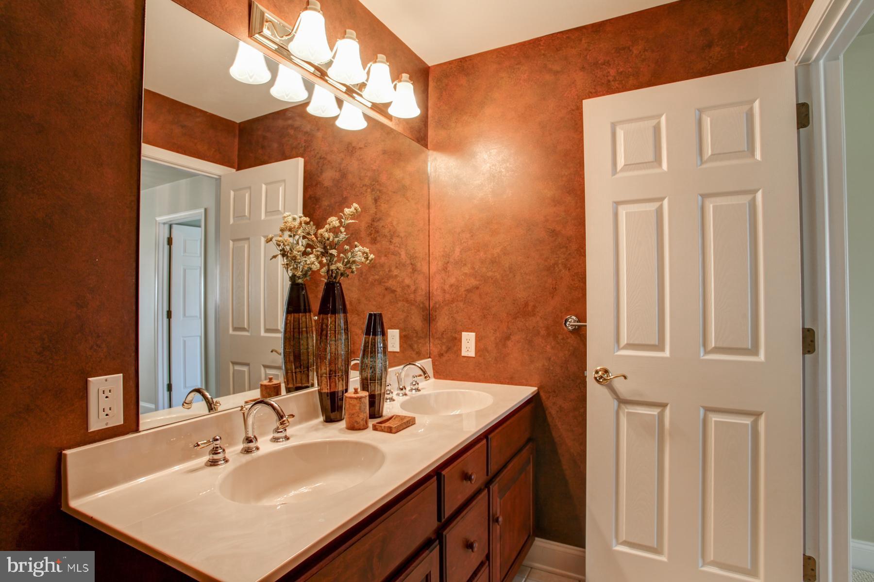 604 Northfield Road Lititz, PA 17543 - Photo 9 of 22 Gallery Image 9