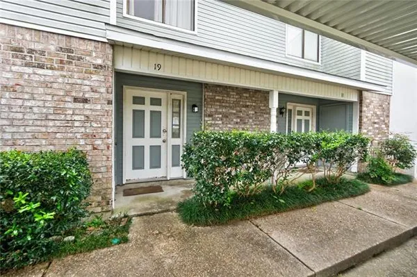 $1,375 | 382 Fairway Drive, Unit 19, Laplace, LA 70068